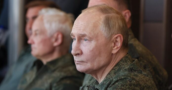 Vladimir Putin pierde teren în sondaje: popularitatea liderului rus scade pentru a șaptea săptămână consecutiv