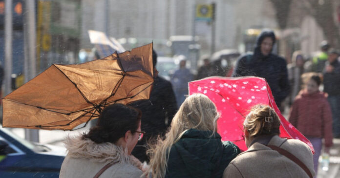 Vreme rea în aproape toată țara: ANM anunță vânt puternic, brumă și ninsori. Zonele vizate de cod portocaliu și galben HARTĂ