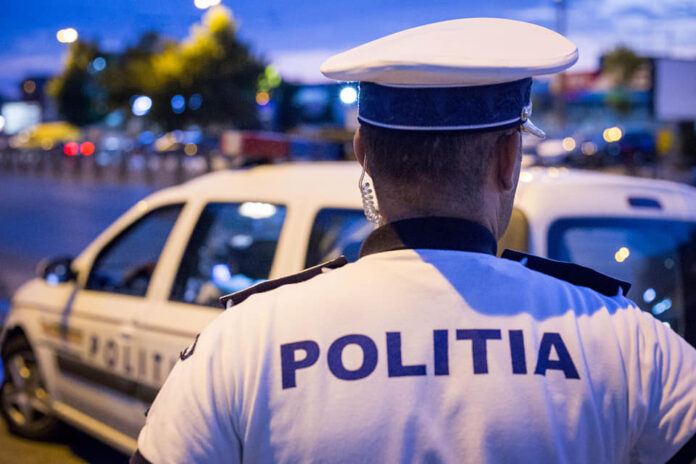 Accident grav în Drumul Taberei: trei minori loviți pe scuar după impact între două mașini. Patru persoane au ajuns la spital