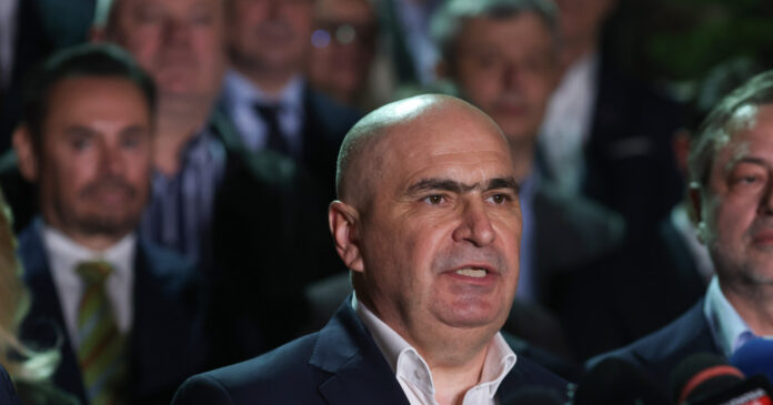 Ce cred bucureștenii despre o eventuală demisie a premierului Ilie Bolojan și intențiile de vot la alegerile locale – sondaj CURS