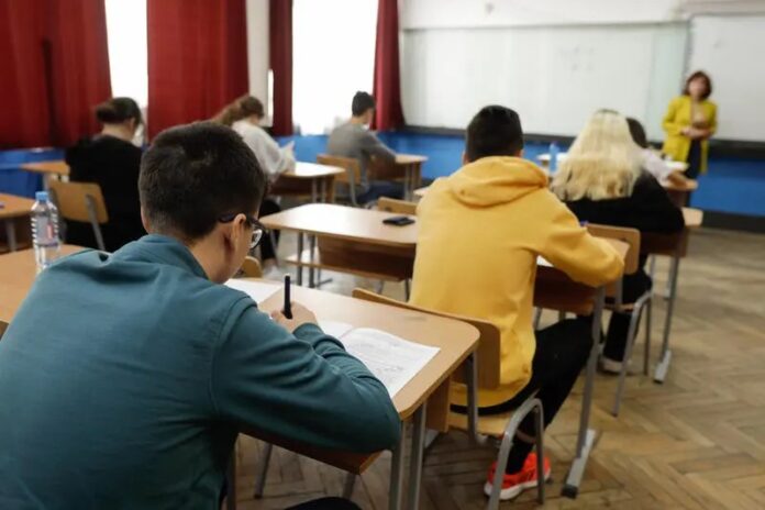 „Confesiunea” unui profesor de la Colegiul „Sava”: Mi-am îndeplinit sarcinile, am fost mai prezent ca niciodată, dar am uitat să fiu profesor