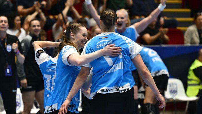 CSM București, în Final 4 după 8 ani! „Tigroaicele” zdrobesc Esbjerg și visează la trofeul Ligii Campionilor / Gloria Bistrița luptă acum pentru calificare