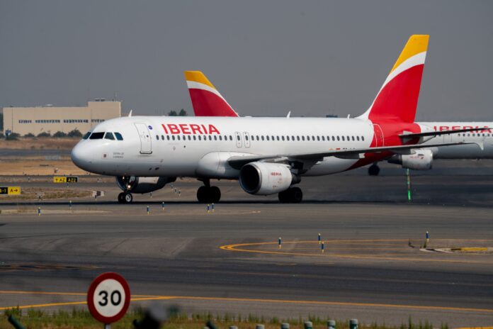 „Cumpărați bilete de avion, acum!” – Motivul îndemnului oficialilor spanioli către consumatori