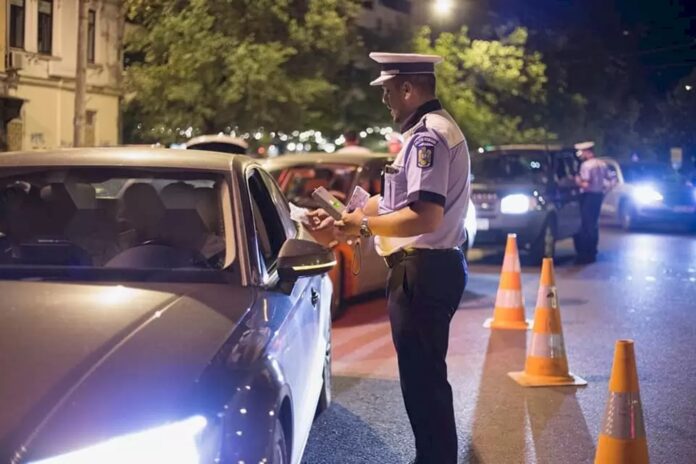 Două nopți la rând s-au făcut controale în traficul din București. Brigada Rutieră a dat 56 de sancțiuni, în valoare de 40.000 lei