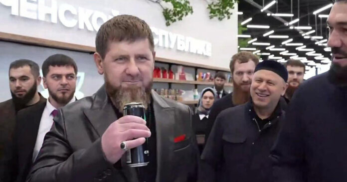 Fiul lui Kadîrov vinde acum băuturi energizante, după ce tatăl său a suspendat legea care le considera incompatibile cu Coranul