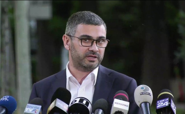 Fostul ministru PSD al Muncii, Florin Manole, refuză să comenteze moțiunea de cenzură PSD-AUR și consideră o revenire la minister ca fiind o temă îndepărtată