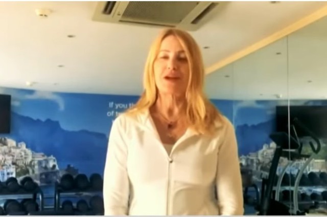 Gala News.ro - Mesajul Nadiei Comăneci: Perfecțiunea nu este un punct final, ci o construcție zilnică prin pași mici, răbdare și curaj - VIDEO