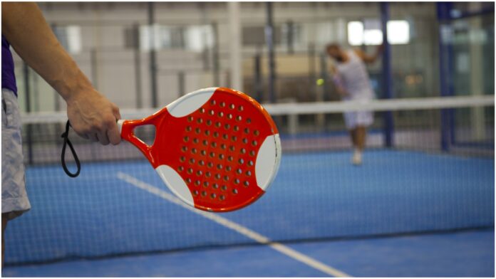Harta unei distracții sportive în mare trend la noi în București: padel tennis. Unde găsești cele mai bune terenuri de padel din oraș