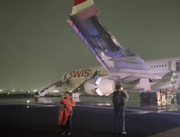 Incident grav la decolare: Un avion Swiss Air a anulat decolarea la aproape 200 km/h după ce un motor a luat foc, șase persoane rănite
