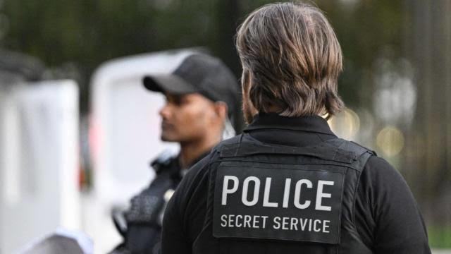 Incidentul armat de la Dineul Corespondenților ridică semne de întrebare cu privire la protocolul de securitate al evenimentului. Casa Albă confirmă că va revizui măsurile de securitate ale lui Trump