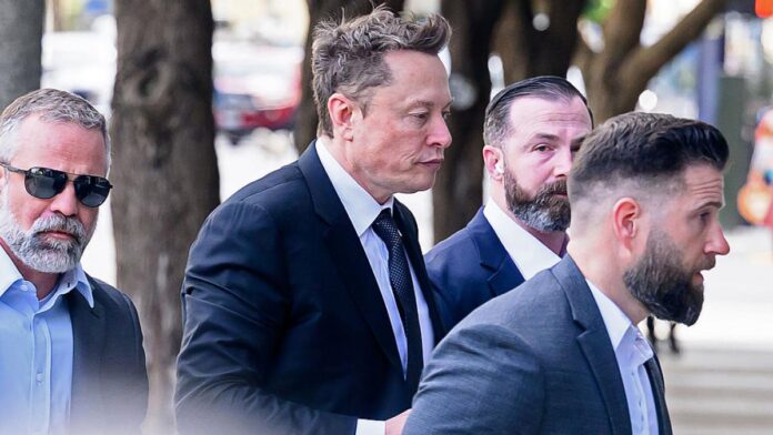 Investigație NYT: Cum a folosit Elon Musk SpaceX ca pe o pușculiță personală timp de două decenii