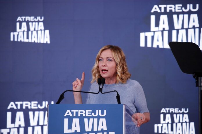 Italia pe cale să devină cea mai îndatorată țară din zona euro, depășind Grecia