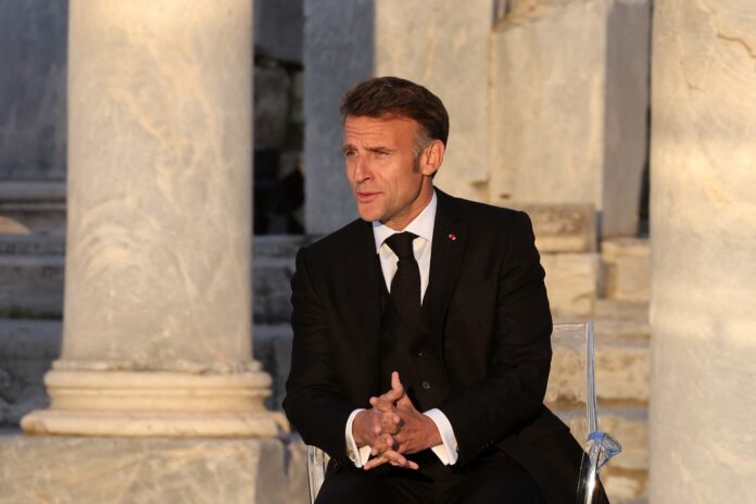 Macron îi invocă pe cei trei președinți care „se opun cu îndârjire europenilor”: „Este momentul să luăm măsuri decisive”