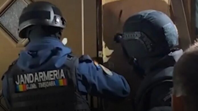 Metodele ingenioase prin care dealerii de droguri încearcă să scape de poliție: ascunzători și tehnici secrete