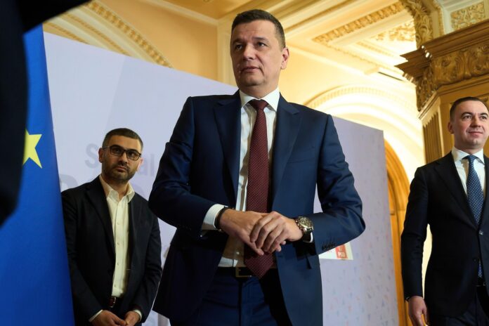 Ministrul demisionar Florin Manole refuză să comenteze moțiunea comună PSD-AUR pentru demiterea Guvernului Bolojan
