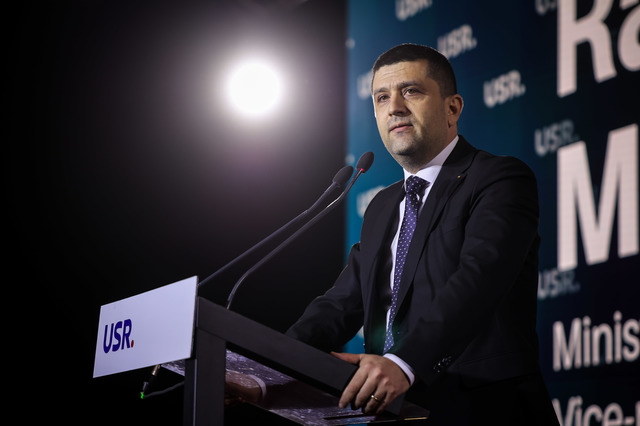Miruță: Prioritatea mea este să mențin Ministerul Transporturilor pe linia de plutire; dacă voi descoperi nereguli, nu voi închide ochii. Dacă PSD votează o moțiune de cenzură alături de AUR, România se întoarce la epoca Ciucă-Ciolacu.
