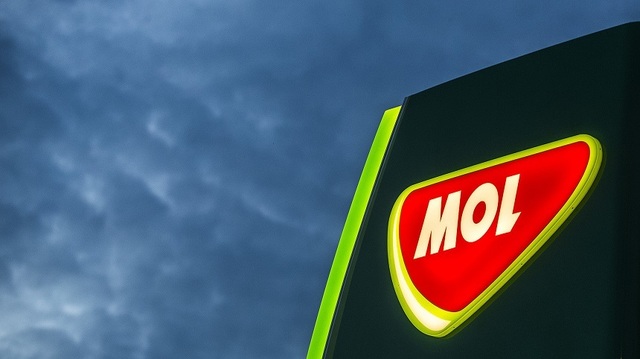 MOL continuă negocierile pentru preluarea participației rusești la compania sârbă NIS