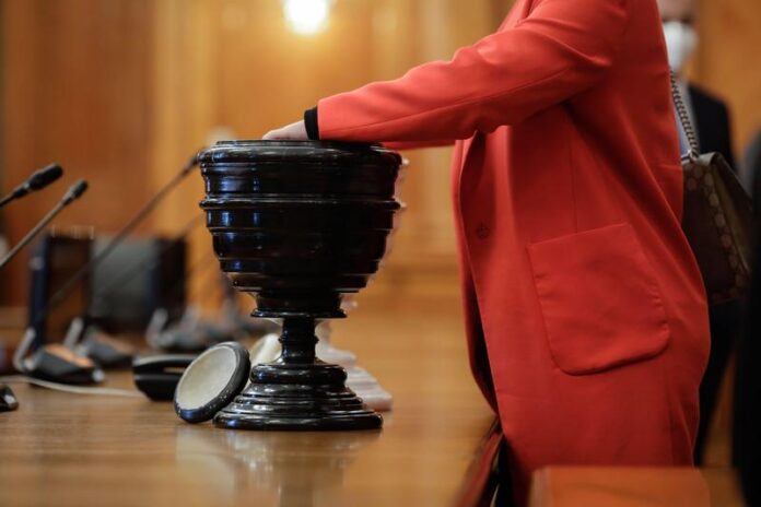 Moțiunea de cenzură PSD-AUR, prezentată astăzi în plenul Parlamentului. Cum arată textul moțiunii