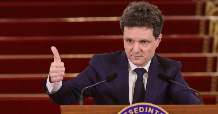 Nicușor Dan a semnat demisiile miniștrilor PSD și a numit interimari. Luni cheamă partidele pro-europene la discuții despre PNRR, SAFE