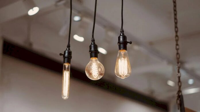 Noi întreruperi de curent în București, Ilfov și Giurgiu, între 27 – 30 aprilie. Lista străzilor afectate, dată de Rețele Electrice