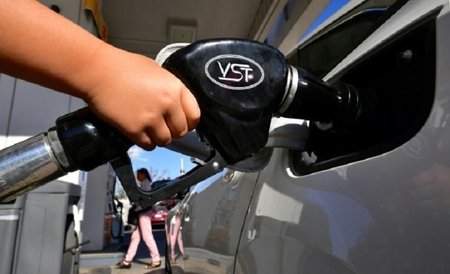 Noi scumpiri în benzinăriile OMV Petrom şi Rompetrol