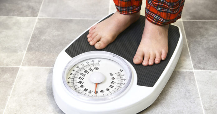 Obezitatea apărută înainte de 30 de ani crește cu 70% riscul de deces prematur (studiu)