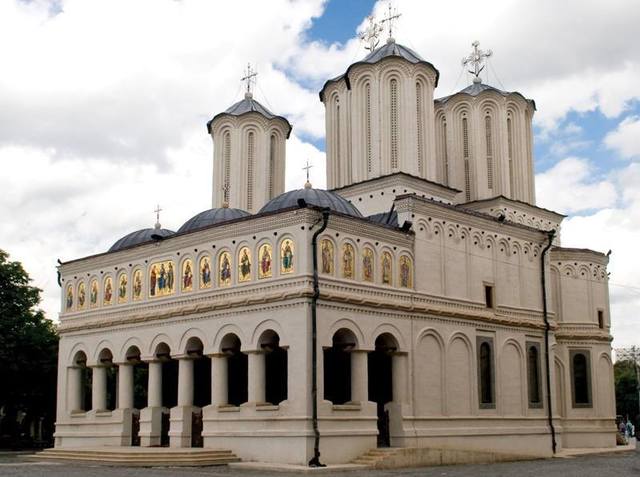 Patriarhia Română avertizează asupra consecințelor sociale și morale negative ale jocurilor de noroc: „Considerăm necesară intensificarea promovării unor politici și măsuri care să descurajeze dependența”
