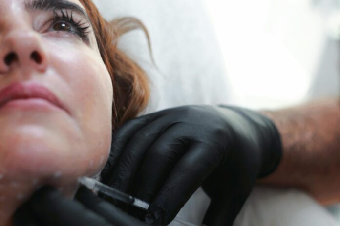 Peptidele injectabile, noul trend de wellness de pe TikTok: Medicii trag un semnal de alarmă privind riscurile