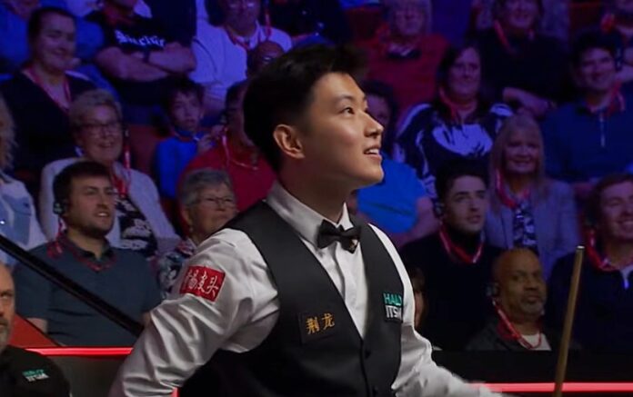 Presiunea titlului mondial din snooker: Zhao Xintong, campionul mondial, se confruntă cu insomnii și anxietate înaintea meciurilor de la Crucible