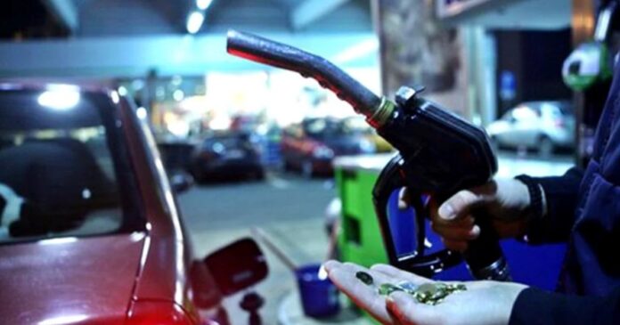 Prețul benzinei în SUA atinge maximul ultimilor 4 ani: analiștii avertizează noi scumpiri