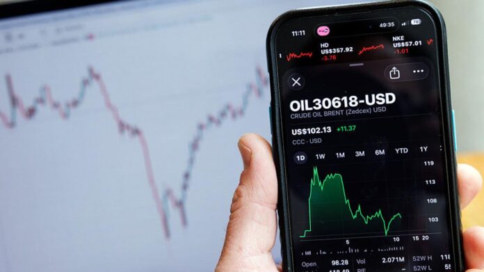 Prețul petrolului depășește 106 dolari pe baril după blocarea discuțiilor de pace cu Iranul