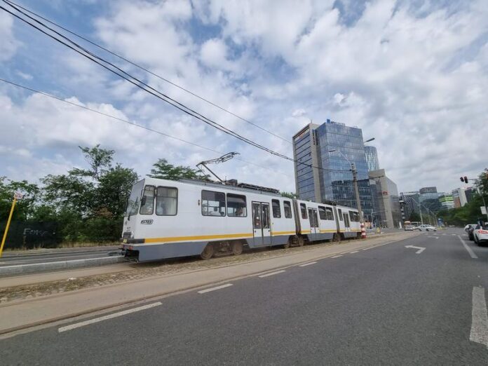 Primăria Capitalei începe lucrări la liniile de tramvai pe mai multe bulevarde. Ciucu: „Dacă nu le facem acum, nu le mai facem deloc”