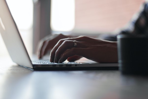 Proiect USR pentru un cadru legislativ unitar în digitalizarea instituțiilor publice: acces pe bază de roluri și audit obligatoriu