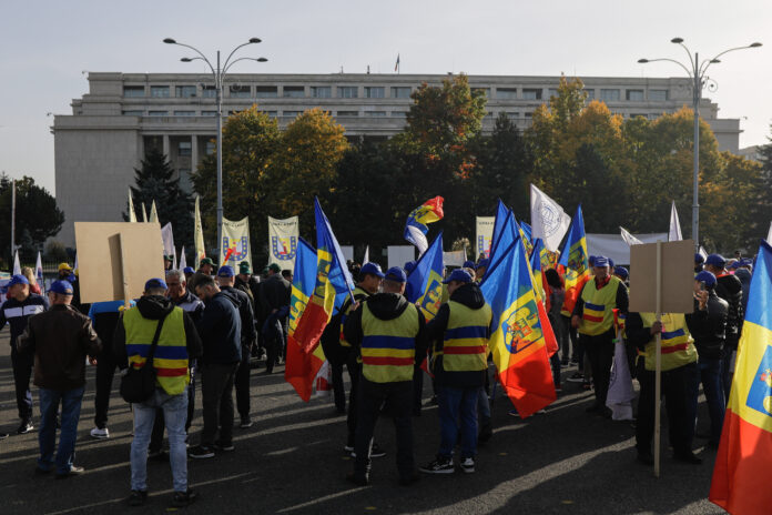 Protest cu mii de sindicaliști marți în Piața Victoriei: Guvernul acuzat de măsuri „antiumane”