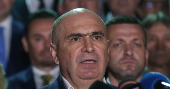 Sondaj CURS: Bucureștenii, favorabili unei eventuale demisii a premierului Bolojan. Opiniile lor despre criza guvernamentală și intențiile de vot la alegerile locale