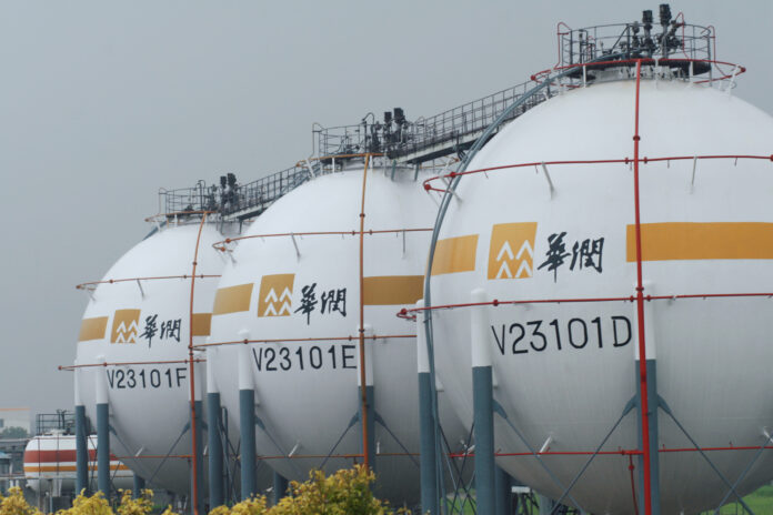 SUA a sancționat o „ceainărie” din China care cumpăra petrol iranian, Beijingul a reacționat imediat