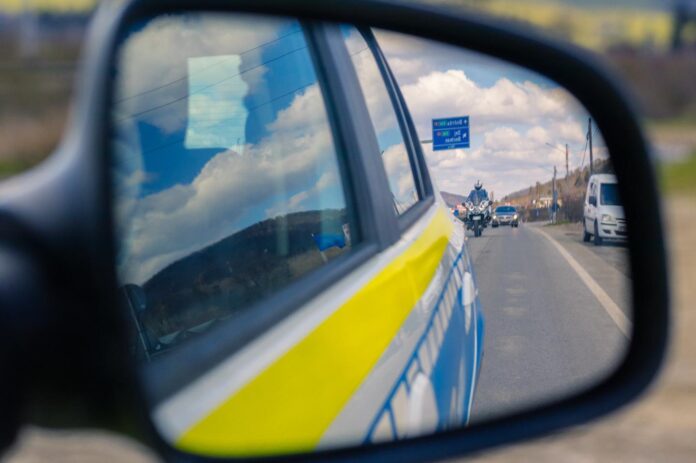 Tânăr de 23 de ani, prins la volan cu 173 km/h într-o localitate din Argeș