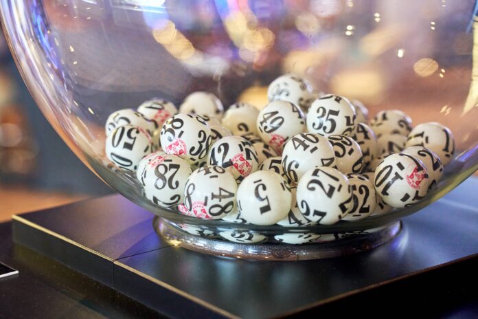 Un bărbat din Bavaria a câștigat 44 de milioane de euro la LOTO și a ținut secretul față de soție timp de zile