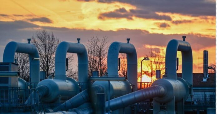 Un nou pachet de sancțiuni pentru Rusia: UE pregătește interzicerea importurilor de condensat utilizat în industria petrochimică