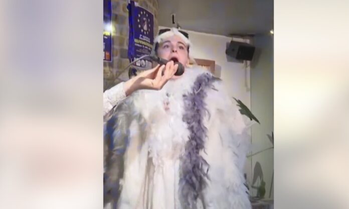 VIDEO: Peste 70 de concurenți s-au întrecut la Campionatul European de imitat sunetele pescărușilor – un concurs care vrea să schimbe percepția negativă asupra acestor păsări