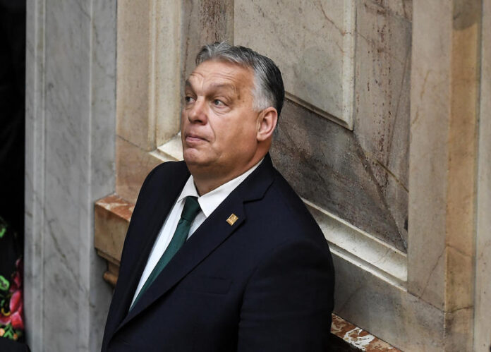 Viktor Orban anunță că nu își va mai prelua mandatul de deputat, după 36 de ani în care a fost membru în Parlament / Reacția lui Peter Magyar
