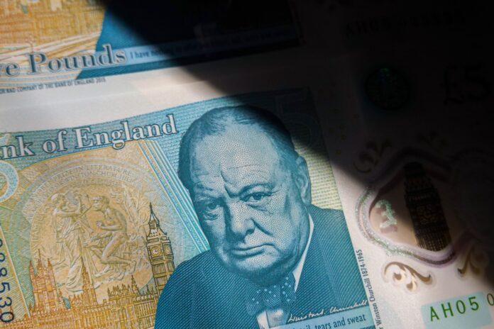 Winston Churchill, devansat de un popular prezentator TV în opțiunile britanicilor pentru noile bancnote